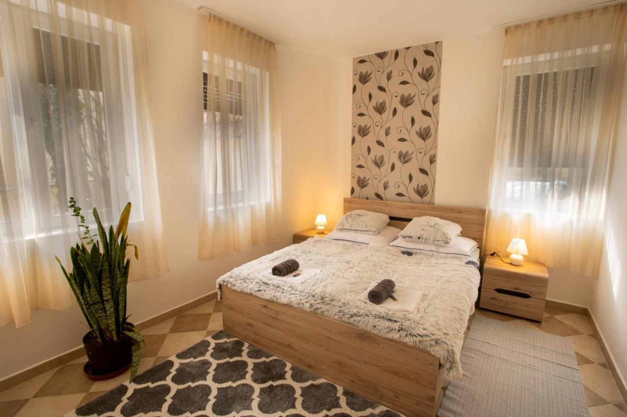 Szitakoeto Apartman Eger Esterno foto